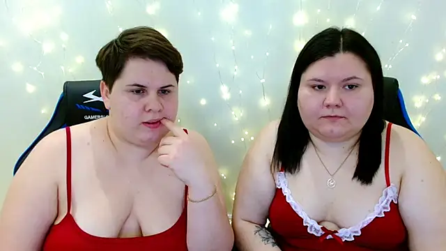 BeckyAndHellen online show from December 17, 7:53 pm