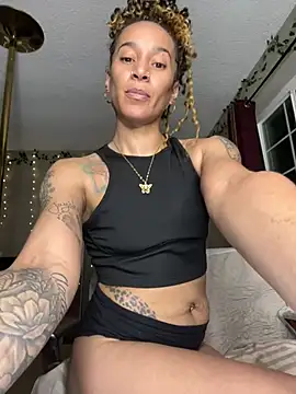 Shuggabutt online show from February 4, 2:01 pm