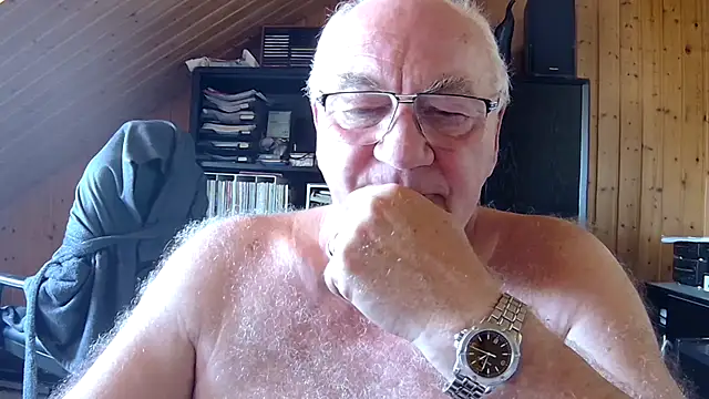 Snapshot of biggandybig chatting on June 24, 10:58 am biggandybig online show from June 24, 10:58 am