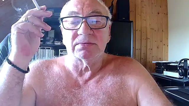 Snapshot of biggandybig chatting on June 26, 11:58 am biggandybig online show from June 26, 11:58 am