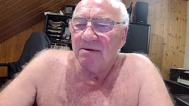 Snapshot of biggandybig chatting on June 27, 12:04 am biggandybig online show from June 27, 12:04 am