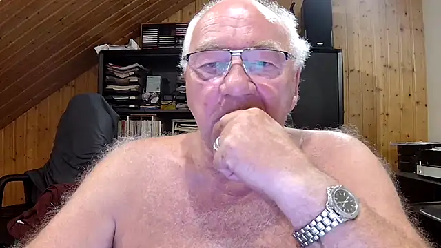Snapshot of biggandybig chatting on July 2, 9:32 pm biggandybig online show from July 2, 9:32 pm