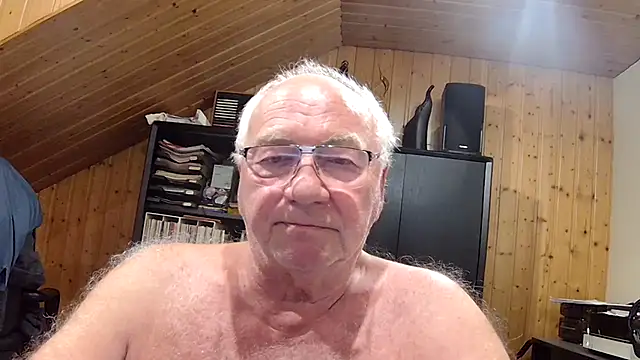 Snapshot of biggandybig chatting on July 6, 9:39 pm biggandybig online show from July 6, 9:39 pm