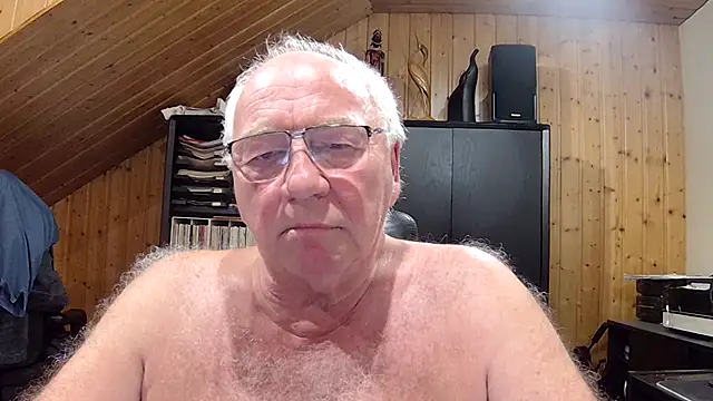 Snapshot of biggandybig chatting on July 7, 10:03 pm biggandybig online show from July 7, 10:03 pm