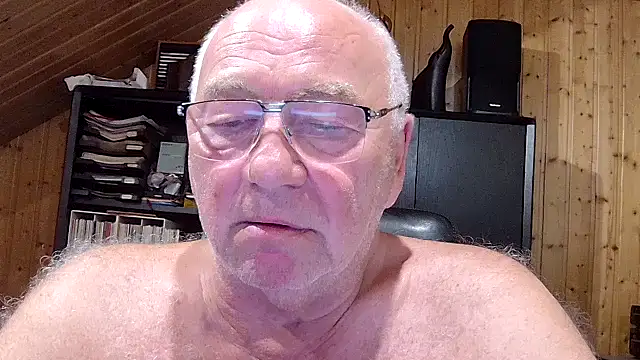 Snapshot of biggandybig chatting on July 15, 9:31 pm biggandybig online show from July 15, 9:31 pm