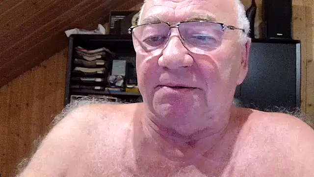 Snapshot of biggandybig chatting on July 18, 11:19 pm biggandybig online show from July 18, 11:19 pm