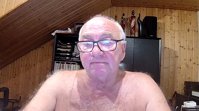 Snapshot of biggandybig chatting on July 28, 9:03 pm biggandybig online show from July 28, 9:03 pm