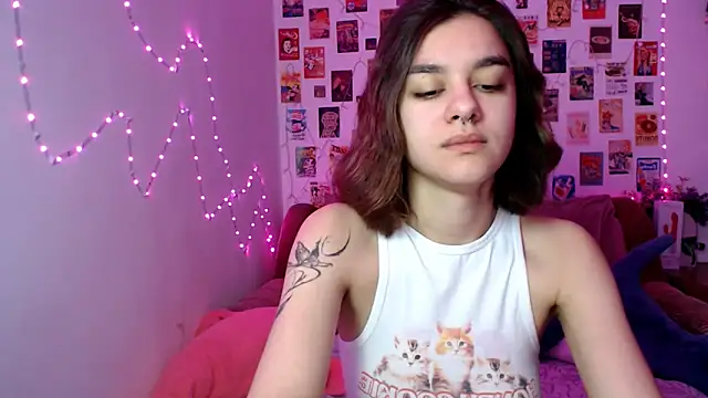 Snapshot of Celine_Dionn chatting on December 7, 7:27 am Celine Dionn online show from December 7, 7:27 am