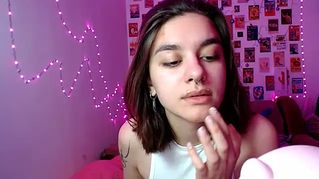 Snapshot of Celine_Dionn chatting on December 12, 12:01 pm Celine Dionn online show from December 12, 12:01 pm