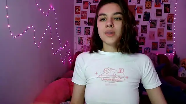 Snapshot of Celine_Dionn chatting on January 2, 4:52 am Celine Dionn online show from January 2, 4:52 am