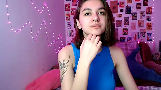 Snapshot of Celine_Dionn chatting on January 4, 5:58 am Celine Dionn online show from January 4, 5:58 am