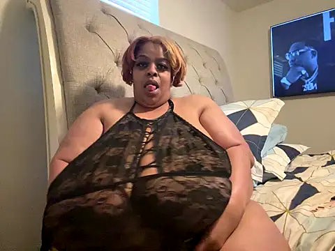 Snapshot of Missredboneo12 chatting on October 9, 2:04 pm Missredboneo12 online show from October 9, 2:04 pm