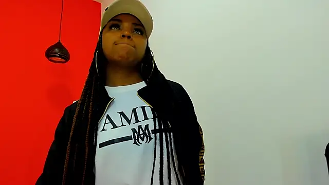 Snapshot of malu_horny_69 chatting on December 22, 11:33 am malu horny 69 online show from December 22, 11:33 am