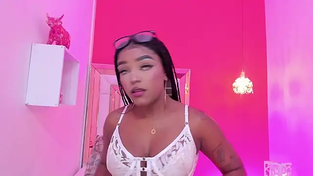 Snapshot of malu_horny_69 chatting on February 13, 8:05 pm malu horny 69 online show from February 13, 8:05 pm