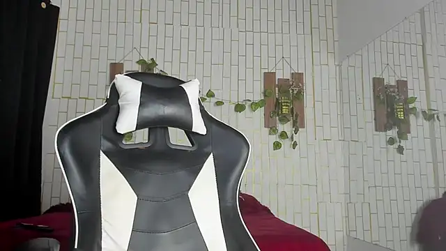 Snapshot of jacksson_lawrence chatting on October 21, 11:38 pm jacksson lawrence online show from October 21, 11:38 pm