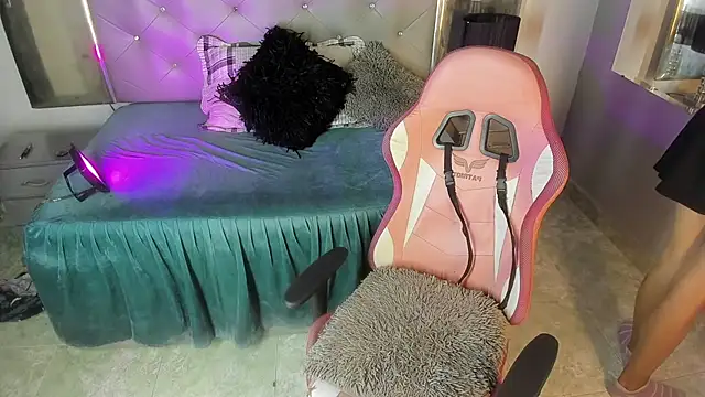 Snapshot of Loremhotsex chatting on September 14, 7:46 pm Loremhotsex online show from September 14, 7:46 pm