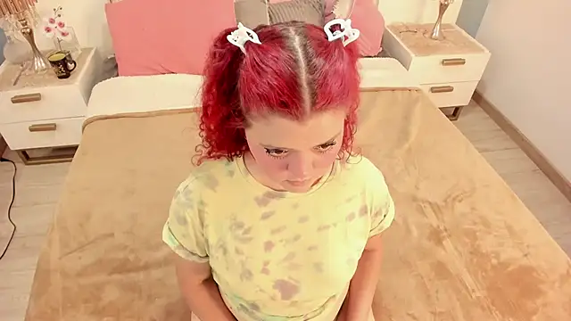 Twwiiggy online show from September 10, 8:09 pm