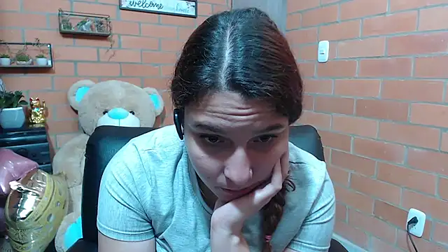 Snapshot of alexia_87 chatting on November 10, 10:20 pm alexia 87 online show from November 10, 10:20 pm