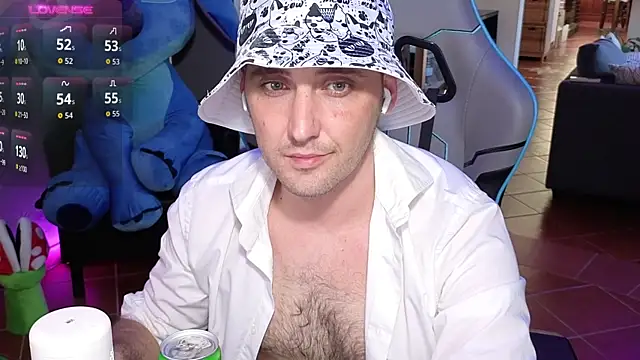 Snapshot of Gil_gamesh90 chatting on June 24, 5:01 pm Gil gamesh90 online show from June 24, 5:01 pm