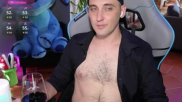 Snapshot of Gil_gamesh90 chatting on July 26, 10:44 am Gil gamesh90 online show from July 26, 10:44 am