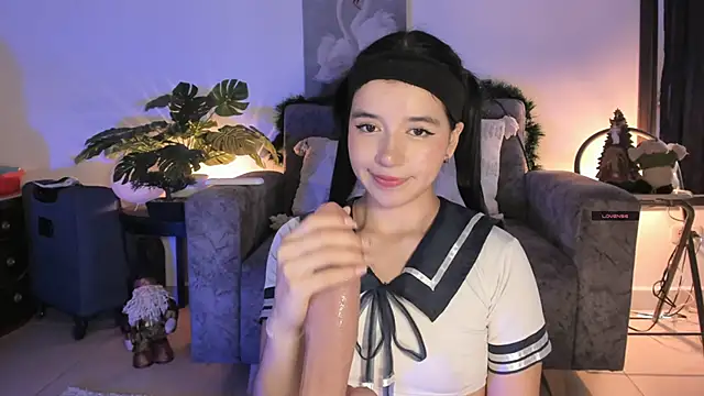 Snapshot of Naughtylittlegirl_ chatting on December 4, 3:32 pm Naughtylittlegirl online show from December 4, 3:32 pm