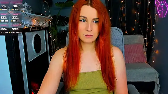 Snapshot of YrKiraXO chatting on December 8, 7:05 am YrKiraXO online show from December 8, 7:05 am