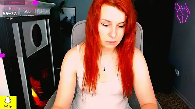 Snapshot of YrKiraXO chatting on February 2, 6:58 am YrKiraXO online show from February 2, 6:58 am