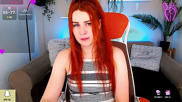 Snapshot of YrKiraXO chatting on February 4, 10:32 am YrKiraXO online show from February 4, 10:32 am