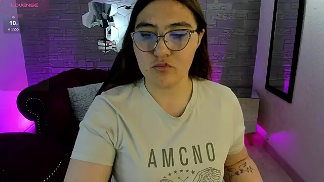 Snapshot of conniejames_m chatting on November 17, 12:22 pm conniejames m online show from November 17, 12:22 pm