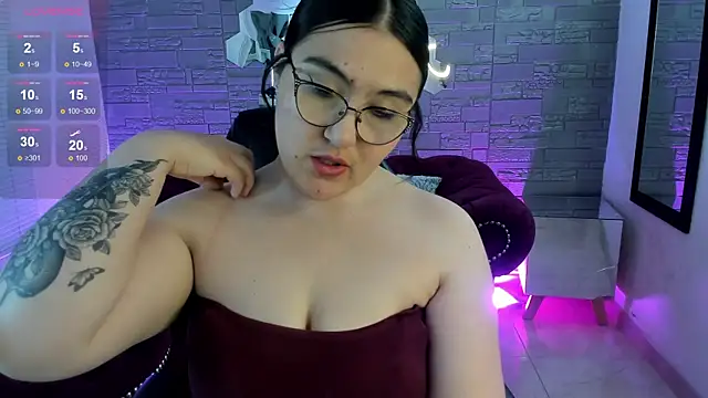 Snapshot of conniejames_m chatting on November 19, 12:38 pm conniejames m online show from November 19, 12:38 pm