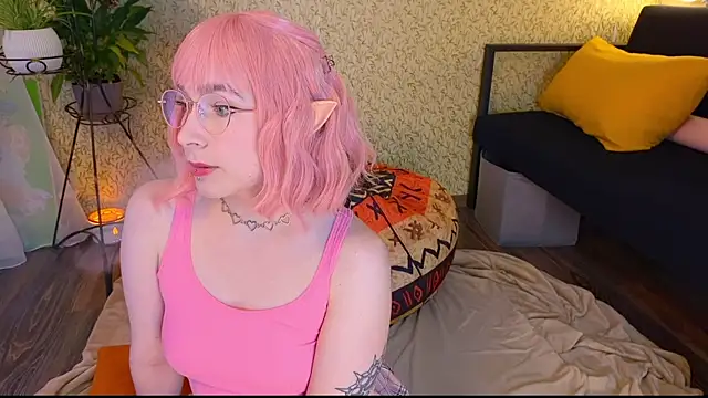 Snapshot of EmmyAmbros chatting on November 10, 6:29 pm EmmyAmbros online show from November 10, 6:29 pm