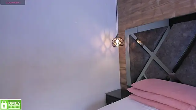 Snapshot of Venus_velez_ chatting on June 23, 12:47 pm Venus velez online show from June 23, 12:47 pm