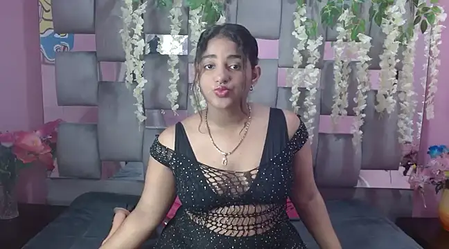 Snapshot of Sofia_Hernandez_ chatting on December 14, 7:14 pm Sofia Hernandez online show from December 14, 7:14 pm