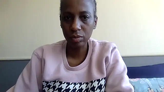 AfricanPrincesss2 online show from August 4, 7:55 am