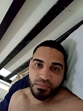 Snapshot of luismanuel_1998 chatting on December 4, 11:41 am luismanuel 1998 online show from December 4, 11:41 am