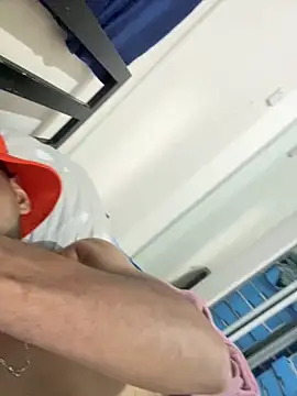 Snapshot of luismanuel_1998 chatting on March 6, 11:23 pm luismanuel 1998 online show from March 6, 11:23 pm