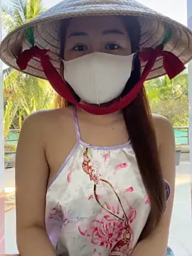 BabyThree  online show from December 15, 8:07 am