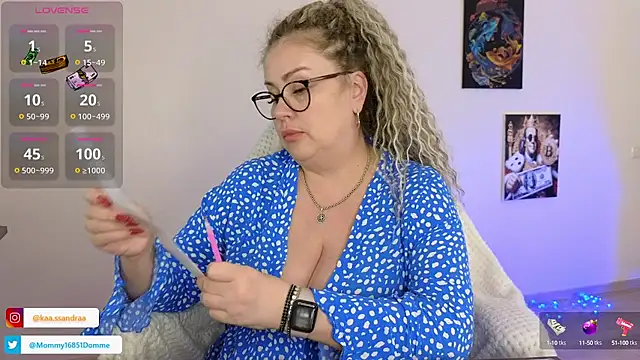 misskaassandraa online show from January 22, 7:45 pm