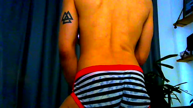 Snapshot of funguybr36 chatting on March 7, 8:17 pm funguybr36 online show from March 7, 8:17 pm