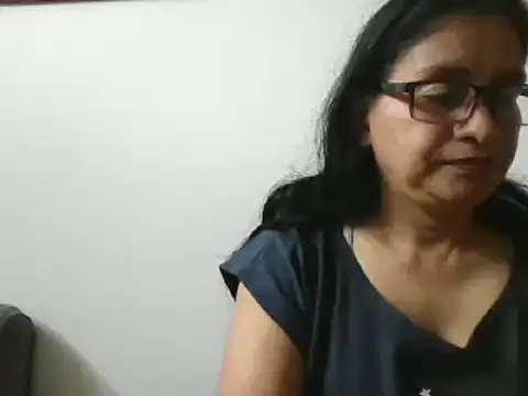 Snapshot of titssmall123 chatting on March 21, 4:40 pm titssmall123 online show from March 21, 4:40 pm