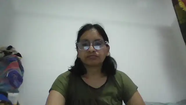 Snapshot of titssmall123 chatting on November 28, 6:43 pm titssmall123 online show from November 28, 6:43 pm