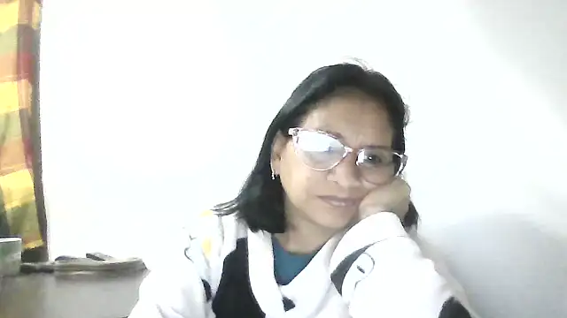 Snapshot of titssmall123 chatting on August 6, 10:06 am titssmall123 online show from August 6, 10:06 am