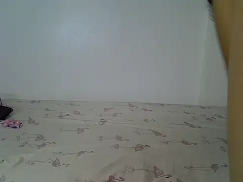 Snapshot of laetitia_ chatting on May 11, 8:06 pm laetitia online show from May 11, 8:06 pm