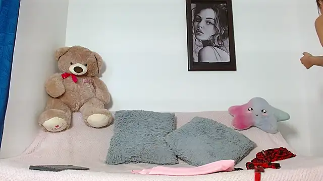 Baby Lovehot 1 online show from April 27, 2:26 pm