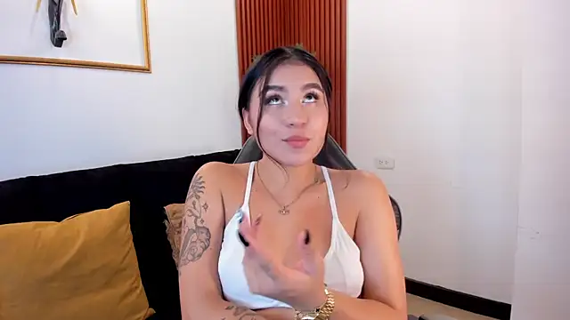 Snapshot of Zayda_1 chatting on October 9, 7:23 pm Zayda 1 online show from October 9, 7:23 pm
