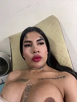 saragill323 online show from January 15, 11:40 pm