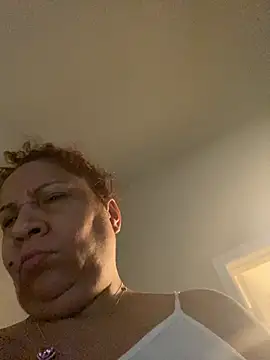 ladycreamypr2 online show from May 26, 3:41 pm