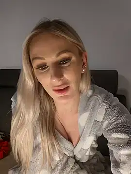 Liana Lou online show from January 19, 4:57 pm