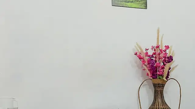 Snapshot of Latin_Mature975 chatting on October 5, 8:01 am Latin Mature975 online show from October 5, 8:01 am