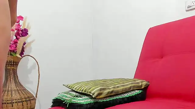 Snapshot of Latin_Mature975 chatting on October 6, 8:12 am Latin Mature975 online show from October 6, 8:12 am